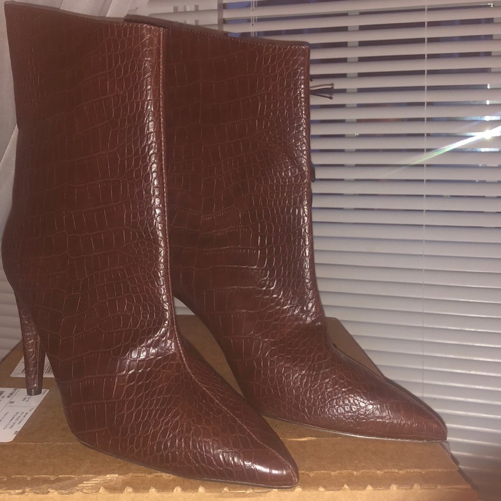 Woman’s size 10 brown faux croc boots